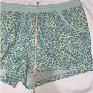 Columbia PFG Aqua Print Activewear Shorts Size XL Ladies Stretch Pull On Pockets